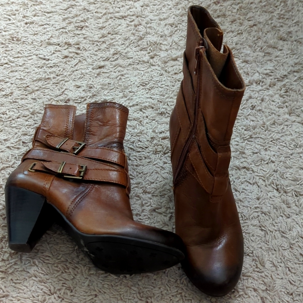 Arturo Chiang Boots Size 7